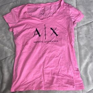 pink t-shirt